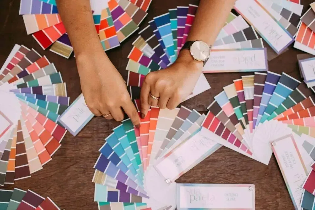 Color-Coordinated Closet Ideas & Tips to Organize Your Clothes