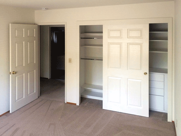 Redwood City Farm Hill bedroom