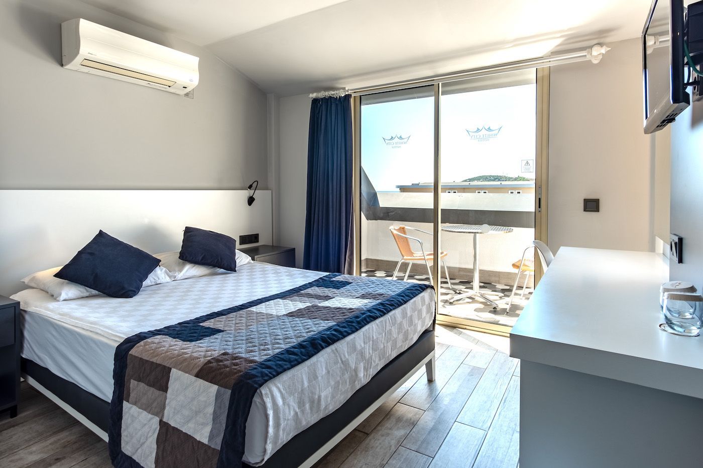 White City Beach Hotel