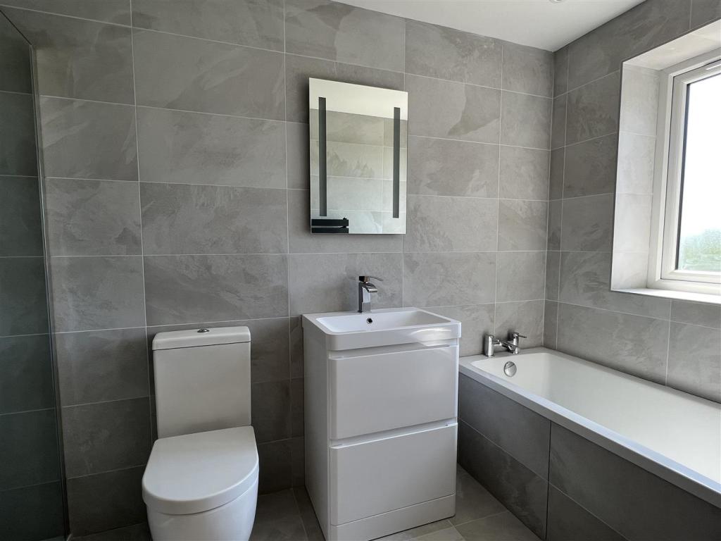 higher trewhiddle farm - bathroom