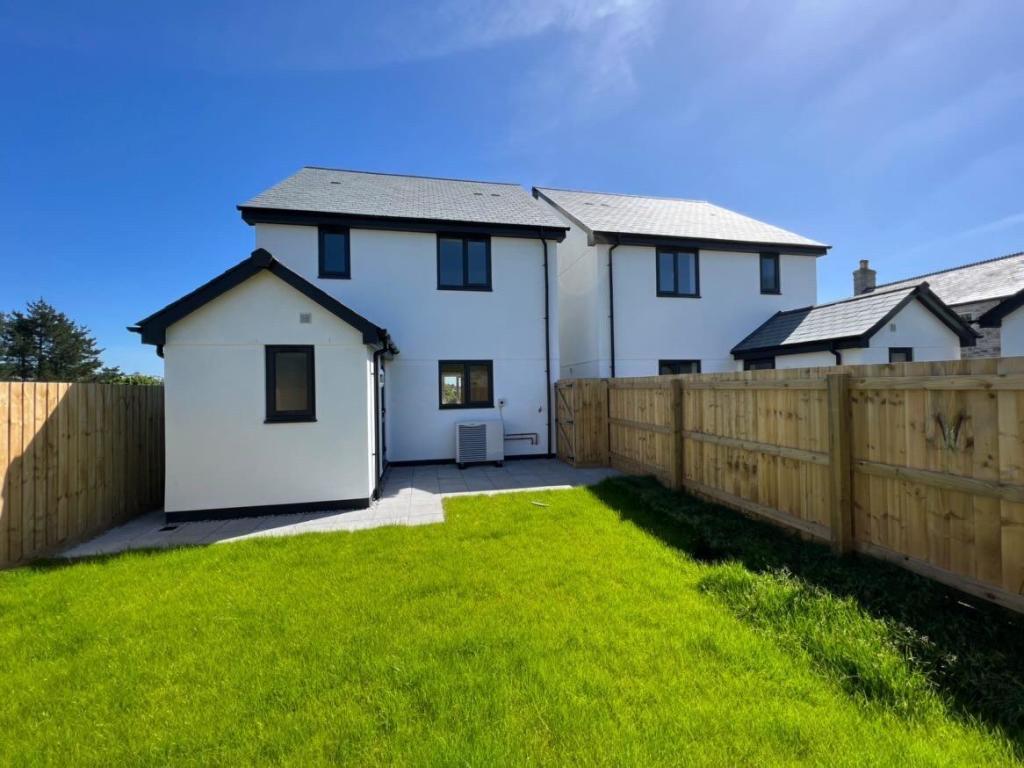 higher trewhiddle farm - 3 bedroom houses rear