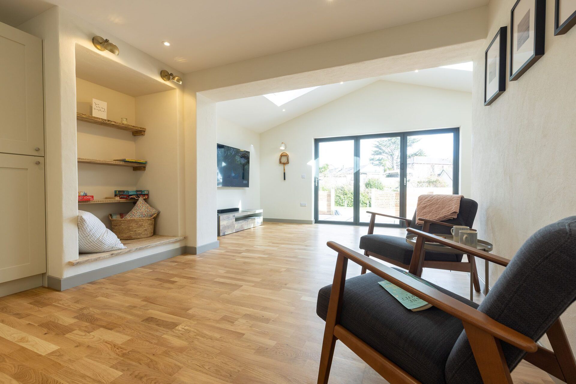 Lowen Cottage - lounge