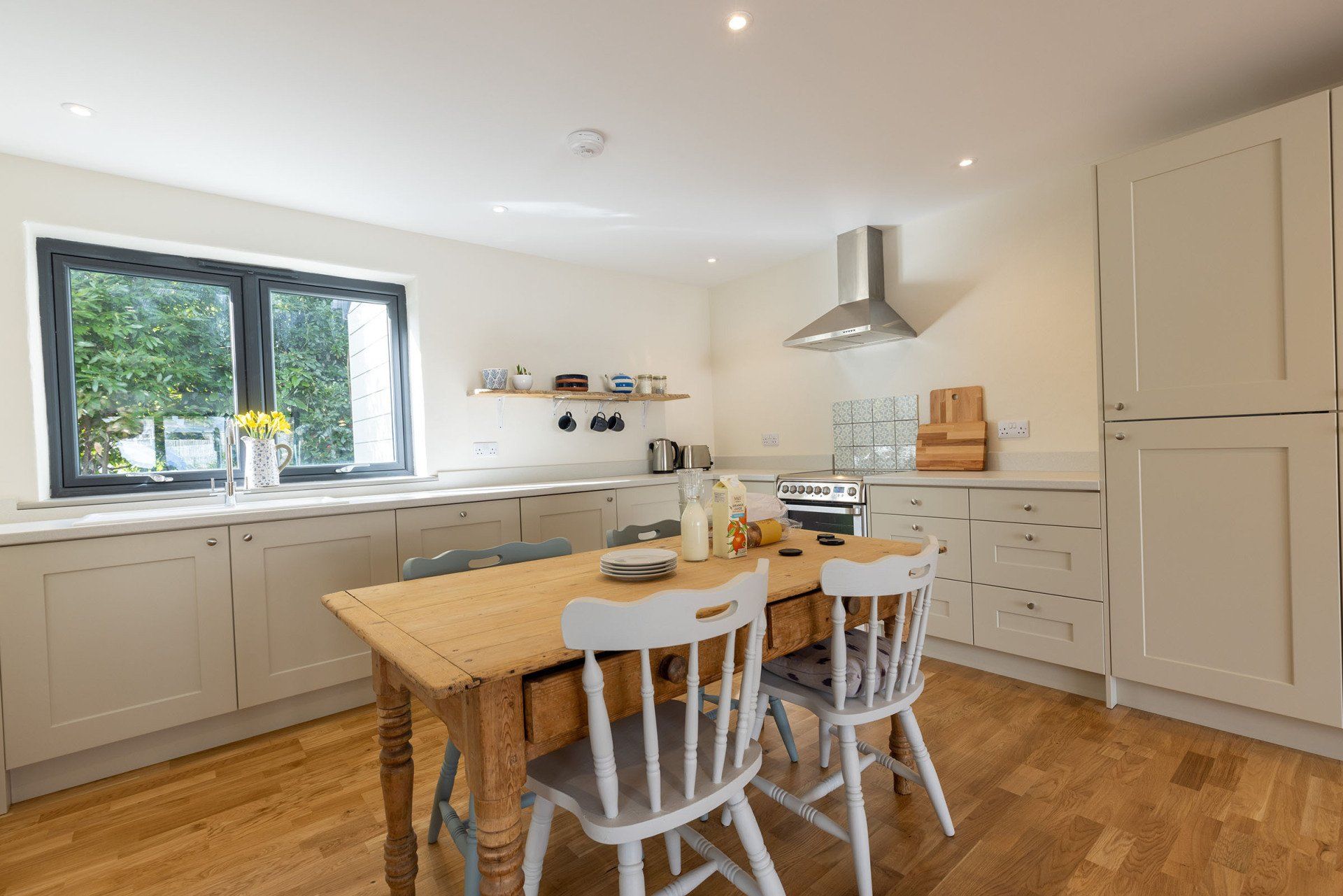 Lowen Cottage - kitchen