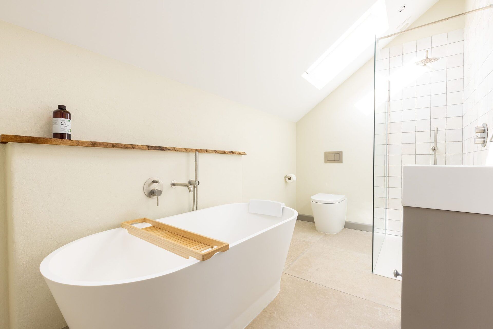 Lowen Cottage - bathroom