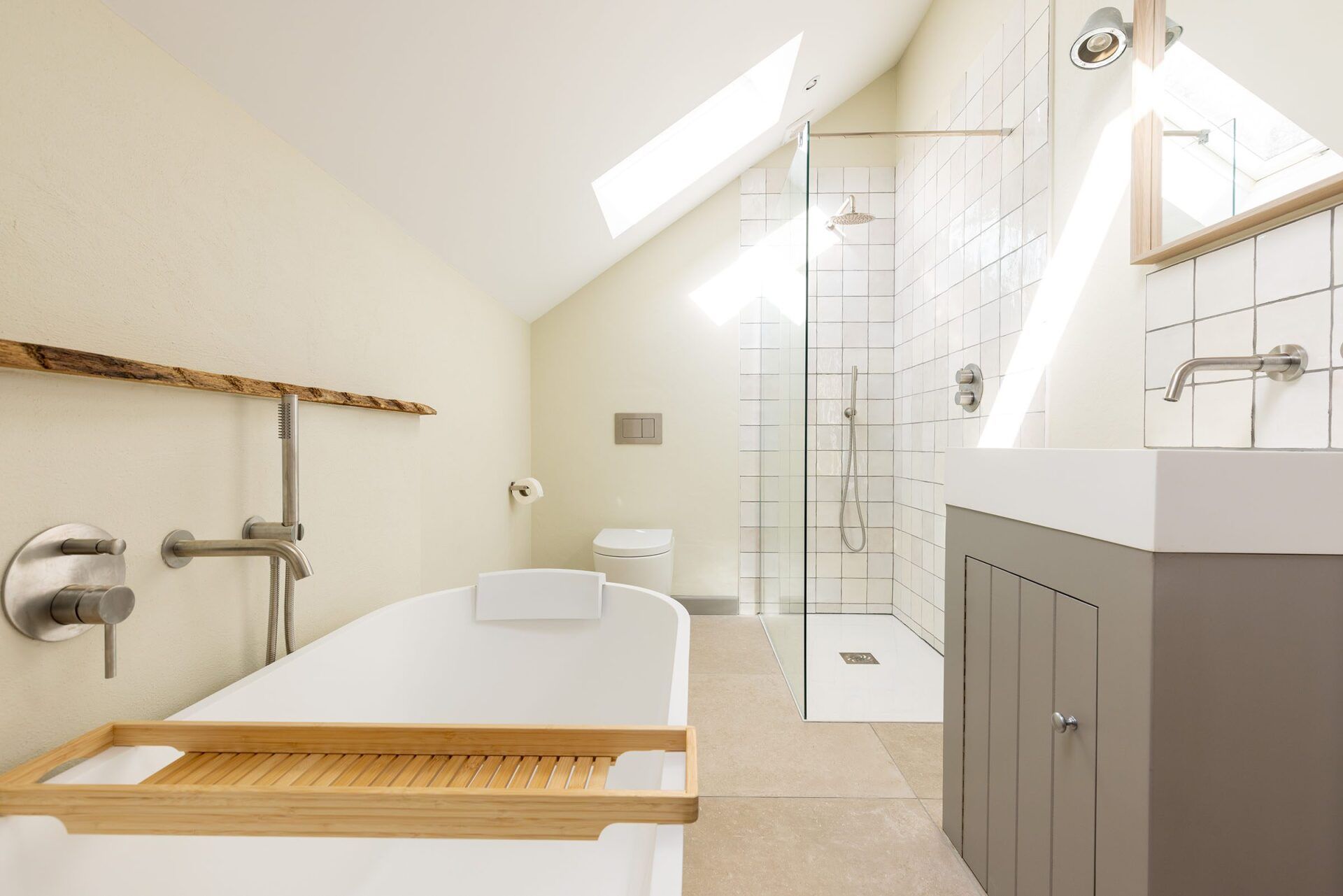 Lowen Cottage - bathroom