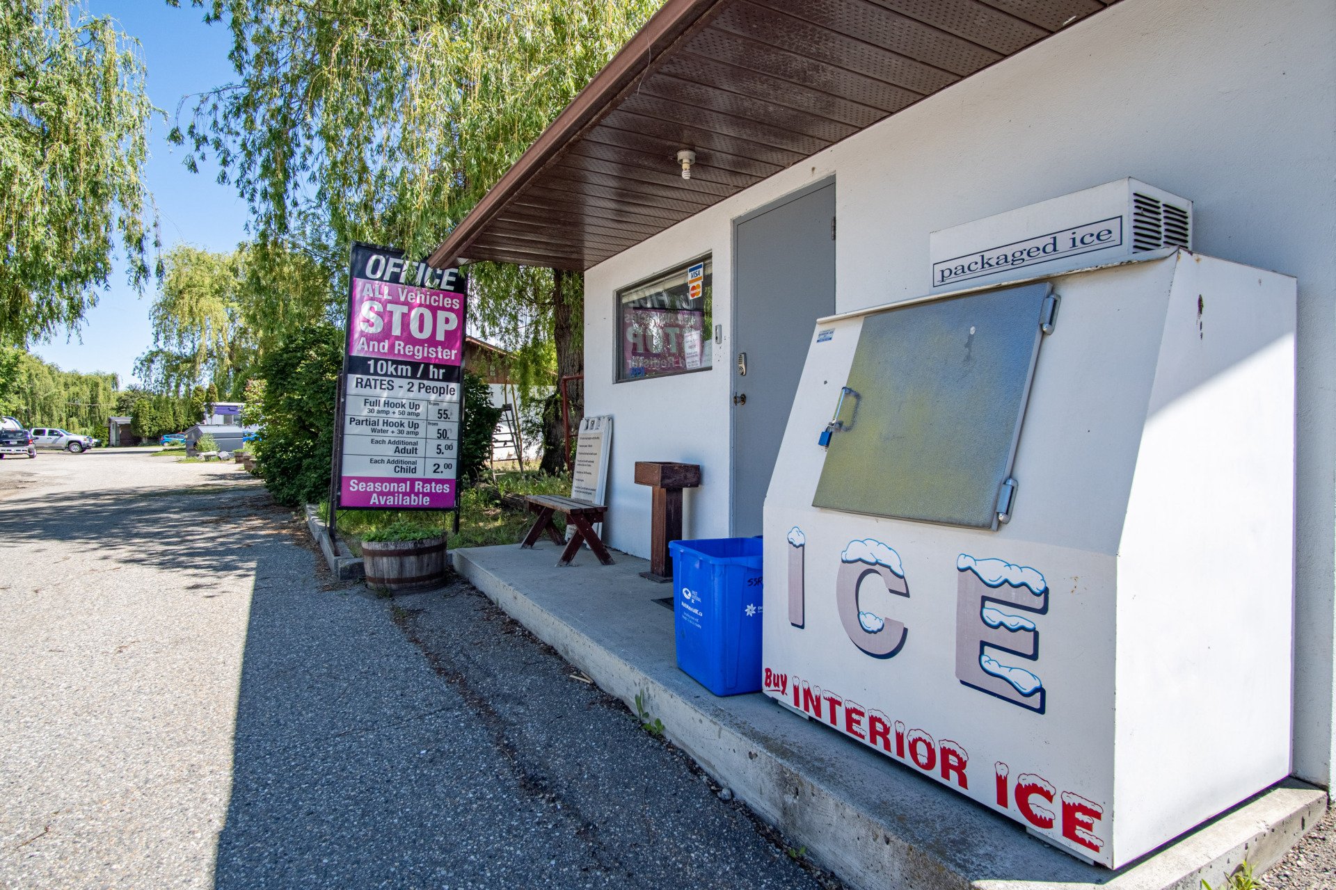 AMENITIES Lake Front RV Park North Okanagan, BC, Canada