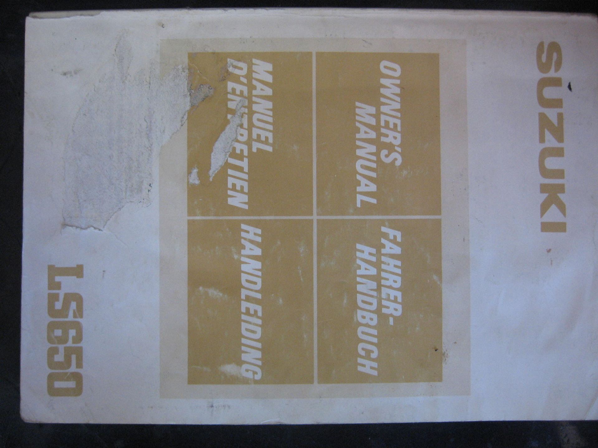 suzuki owners manual uit 1986	LS650		99011-24B20-01U	taal: eng duits frans nederlands conditie kaft beschadigd inhoud zeer goed