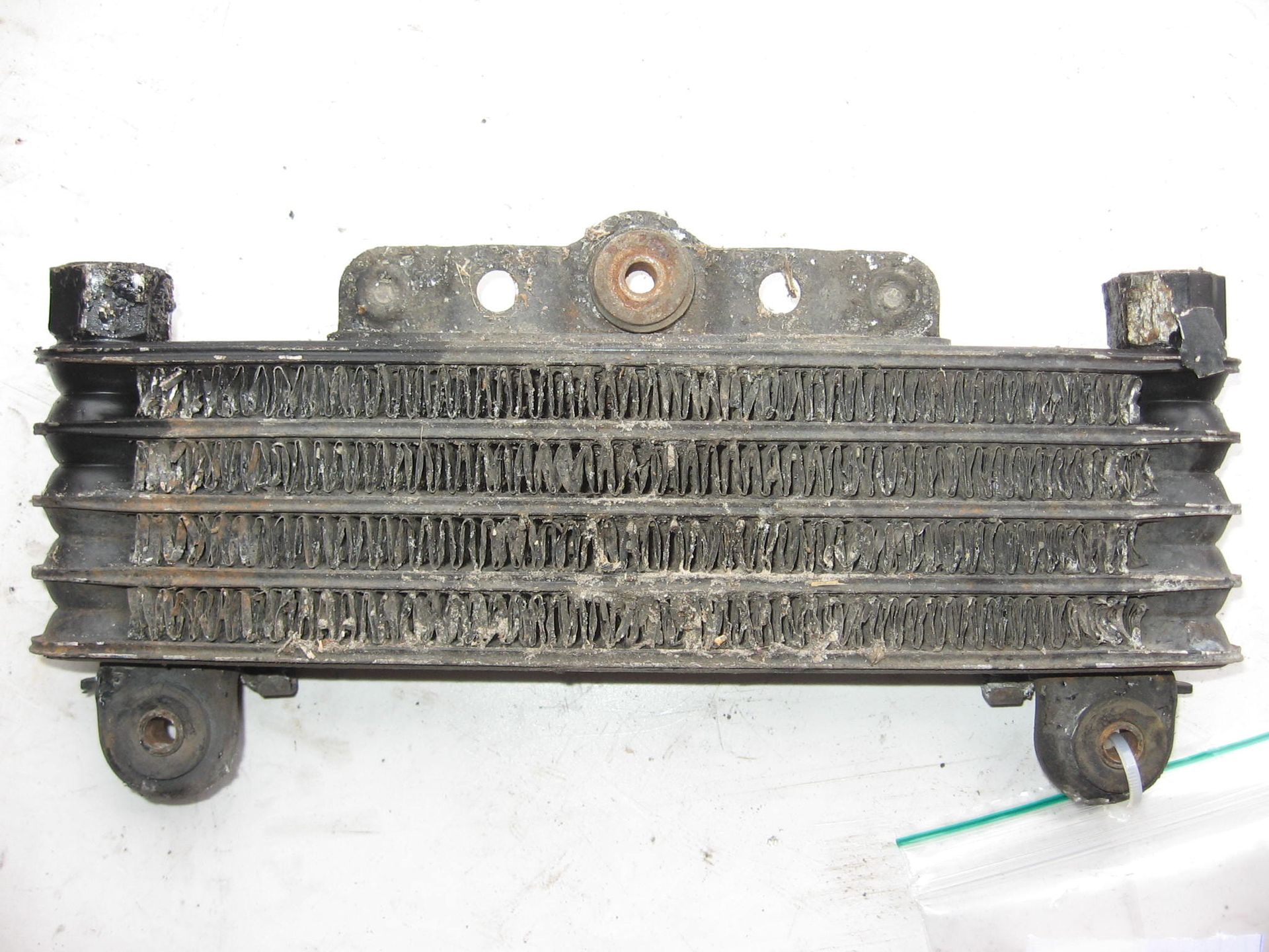 oliekoeler -draad goed buitenkant aansluiting minder- gpz900 1984-86		39061-1058