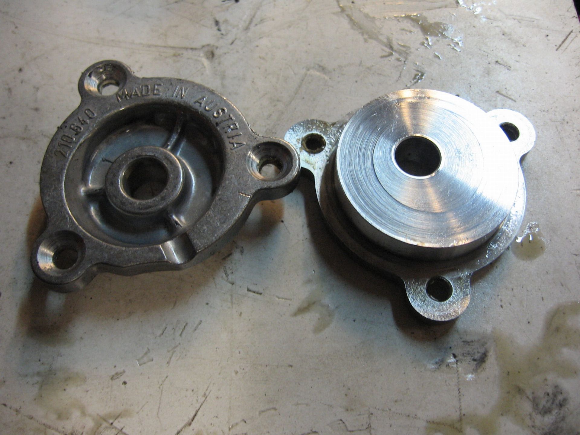 deksel oliepomp	F650gs 99-08	11417700106 (1)