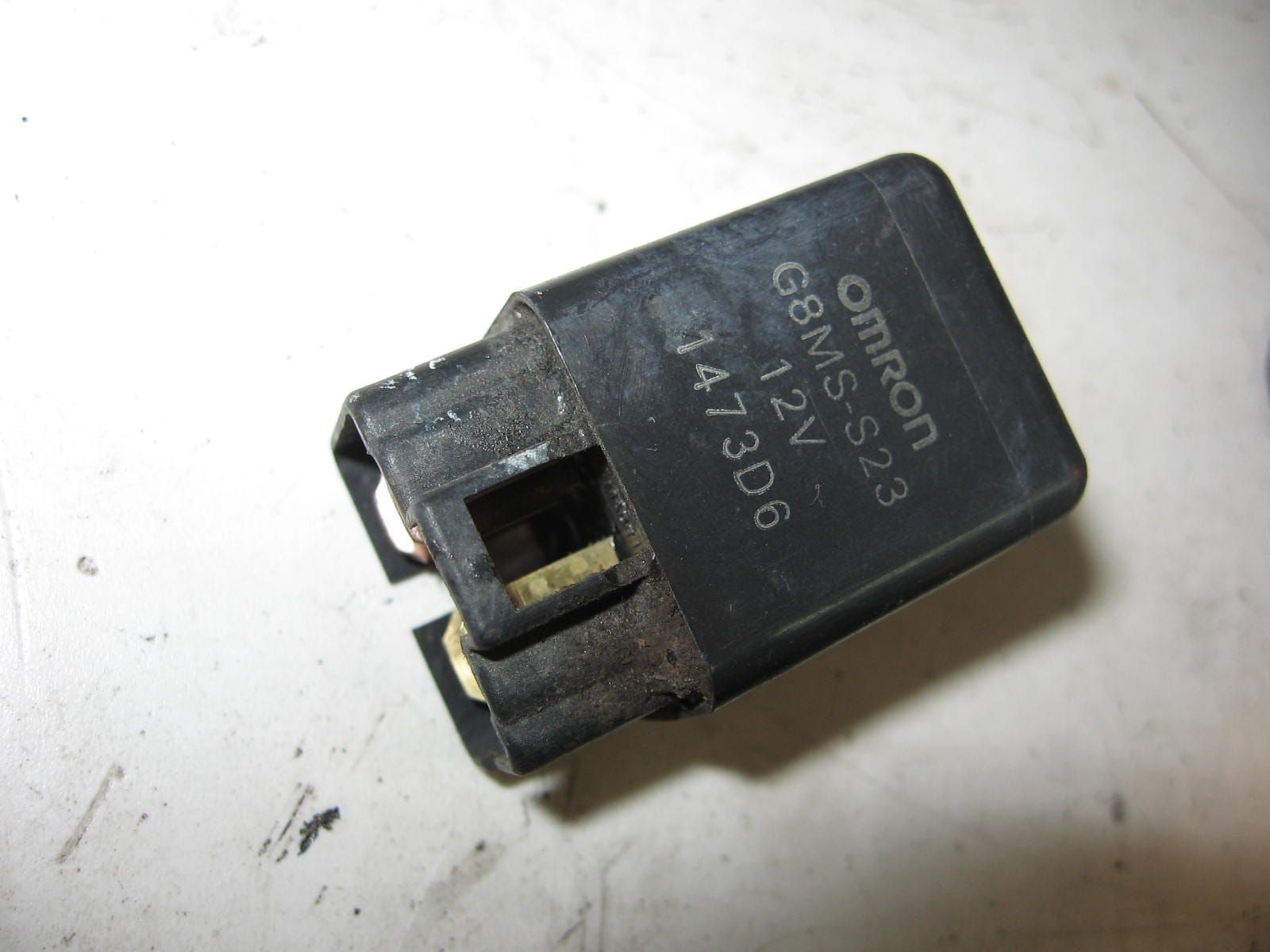 Relais benzinepomp	Gsx600f 88-96, vl1500 05-15 .vs vz	38740-24x50	38740-24b10 , 62560-24a01 , omron g8ms-s23 , clip afgebroken