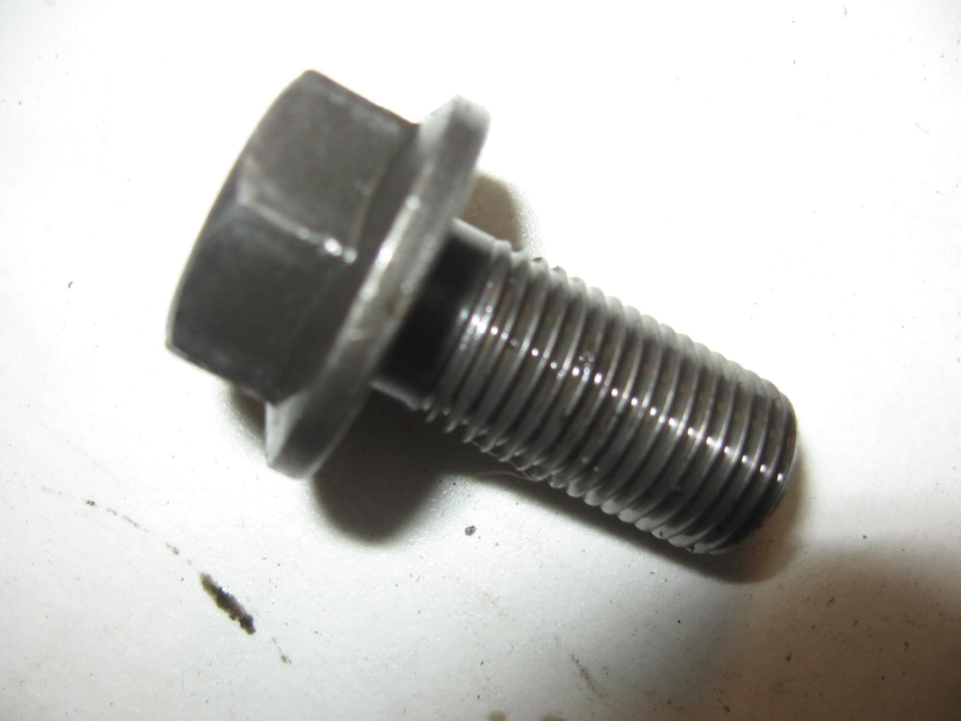 bout  bevestiging primairy drivegear // cmx450c 86-87 vtx1800 2002-2008		90019-413-000