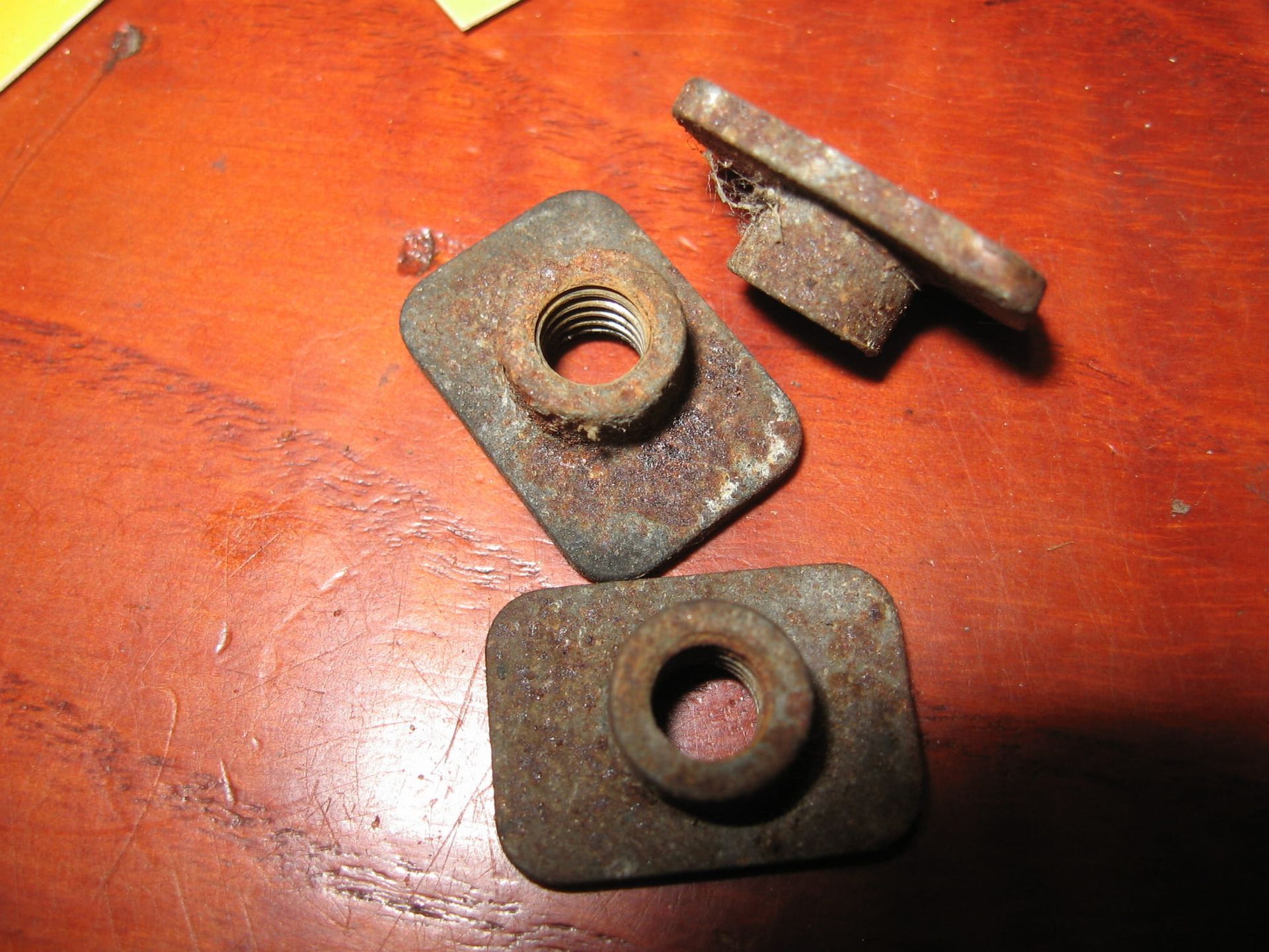 3x platenut m6	Fzr1000 , fjr1300	31A-14477-00	31A-14477-10