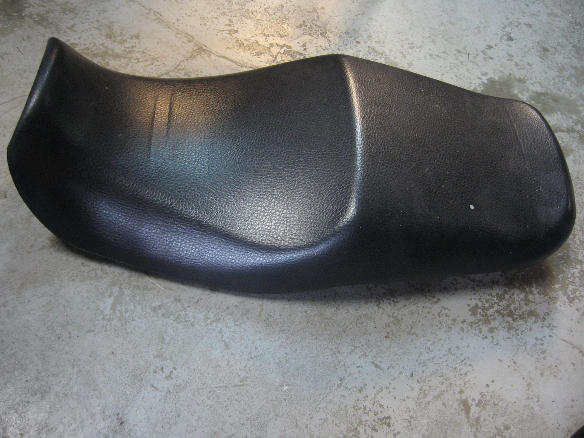 zadel , seat --  zzr600 1993-2005 E1-E13		53001-1689MA (2)