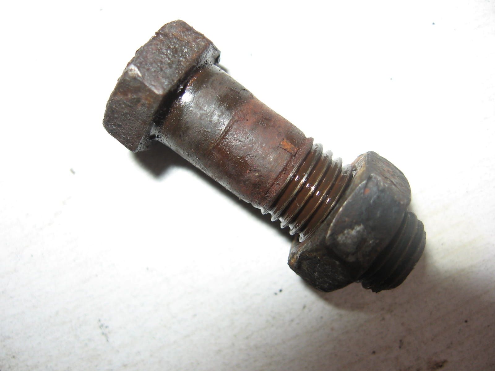 bout met moer montange zijstand op plaat	Gs750e 1977-83 , veel modellen 1973-96	09100-10067