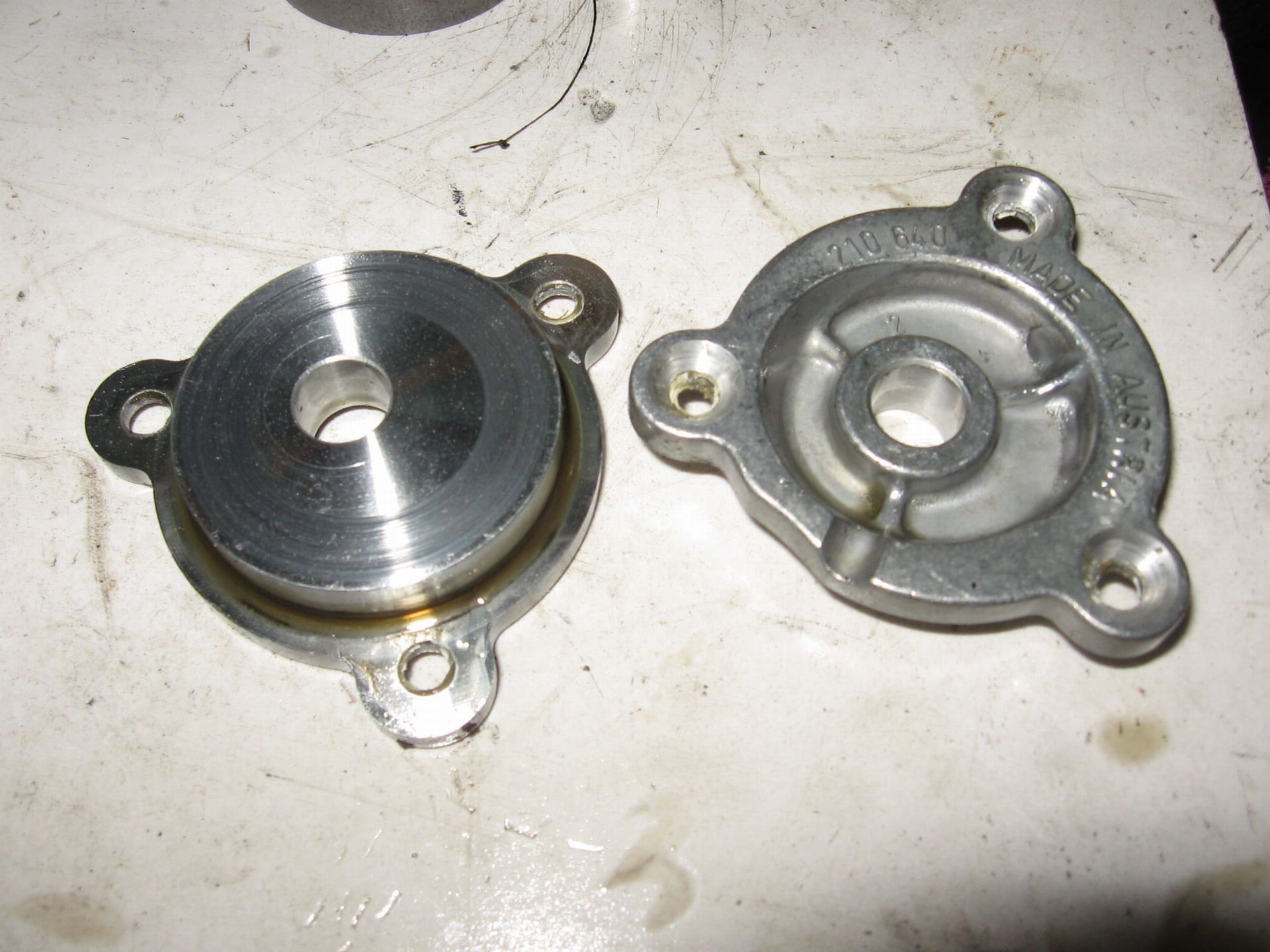 deksel oliepomp	F650gs 99-08	11417700106
