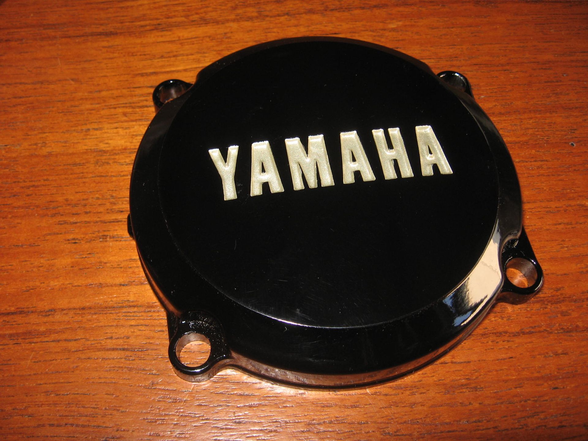 blok deksel oliepomp rechts -- fz 600 1986-88 / xj 600 1984 	nos	yamaha		2AX-15426-00