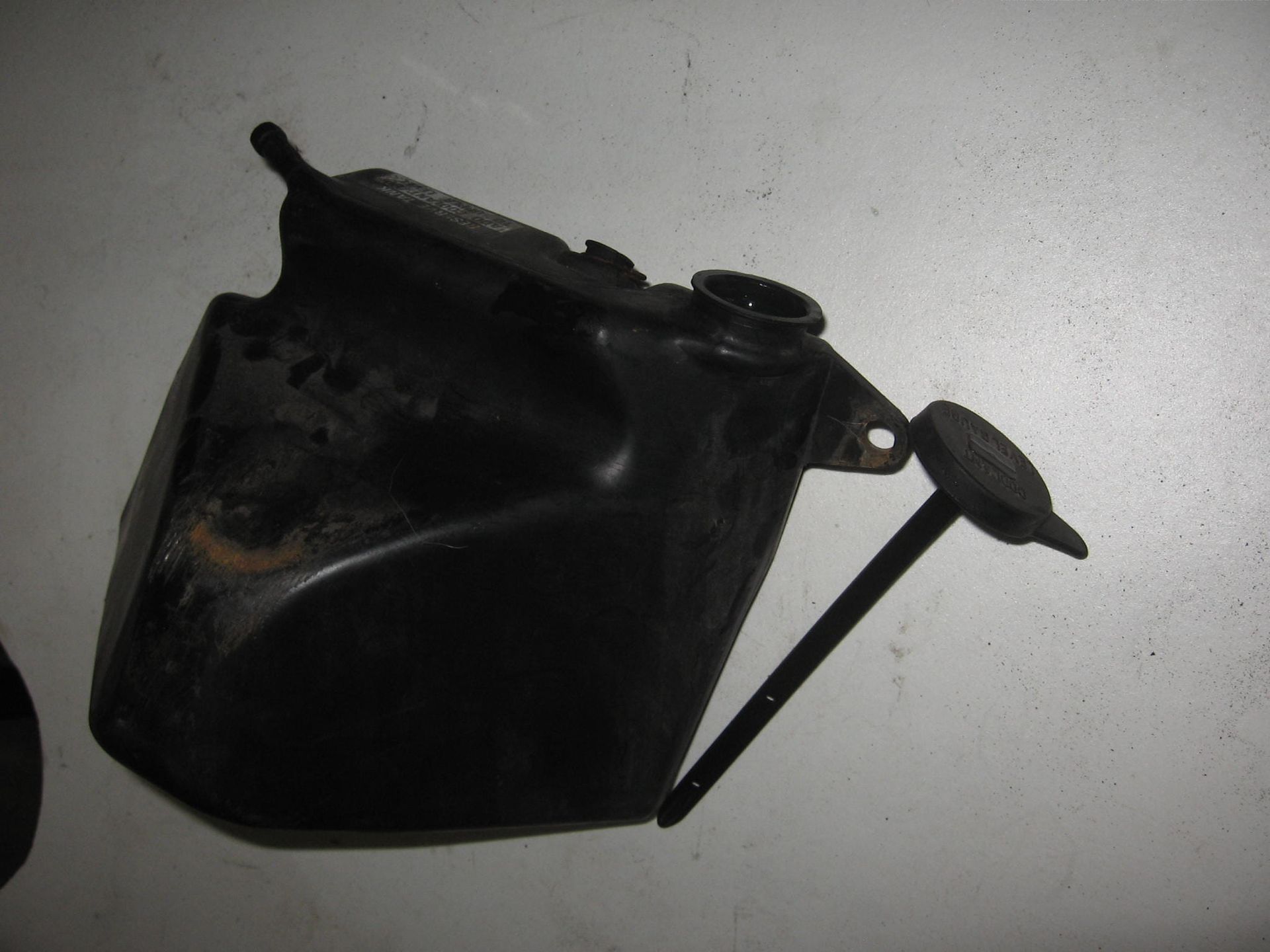reservetank koelvloeistof met peilstok // gl1500 se 88-2000		19101-mn5-000 , 19101-mn5-010 , 19104-MN5-000