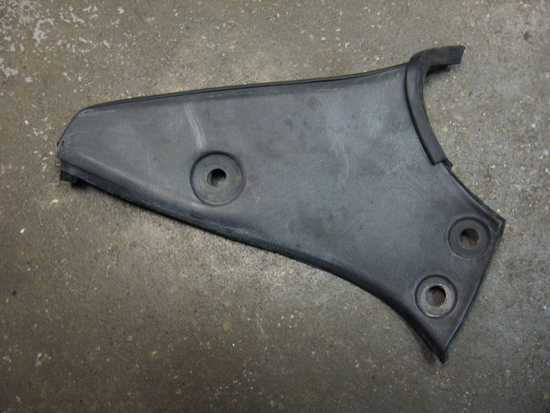 paneel binnenkant kuip links	Gsx1100f  88-94	94419-48b10	94800-48b10-291	,zeer verkleurd