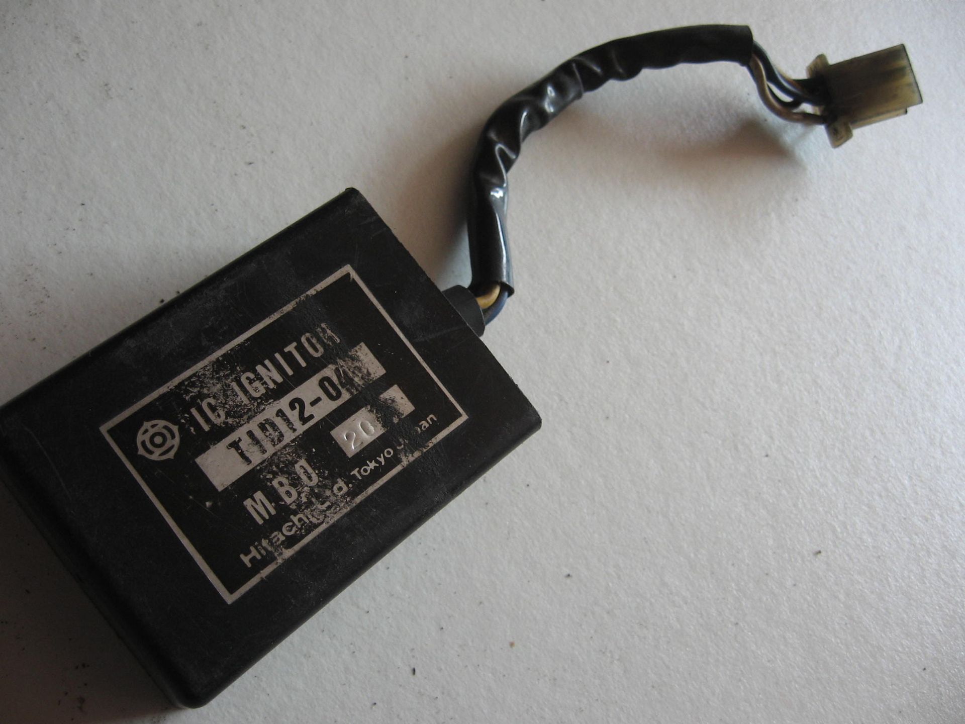 cdi unit //  vf750s 1982-1983 vf750c 1982-83 vf750f 1983-84 vf1100c 1983		30400-mb0-005	30400-mb0-004