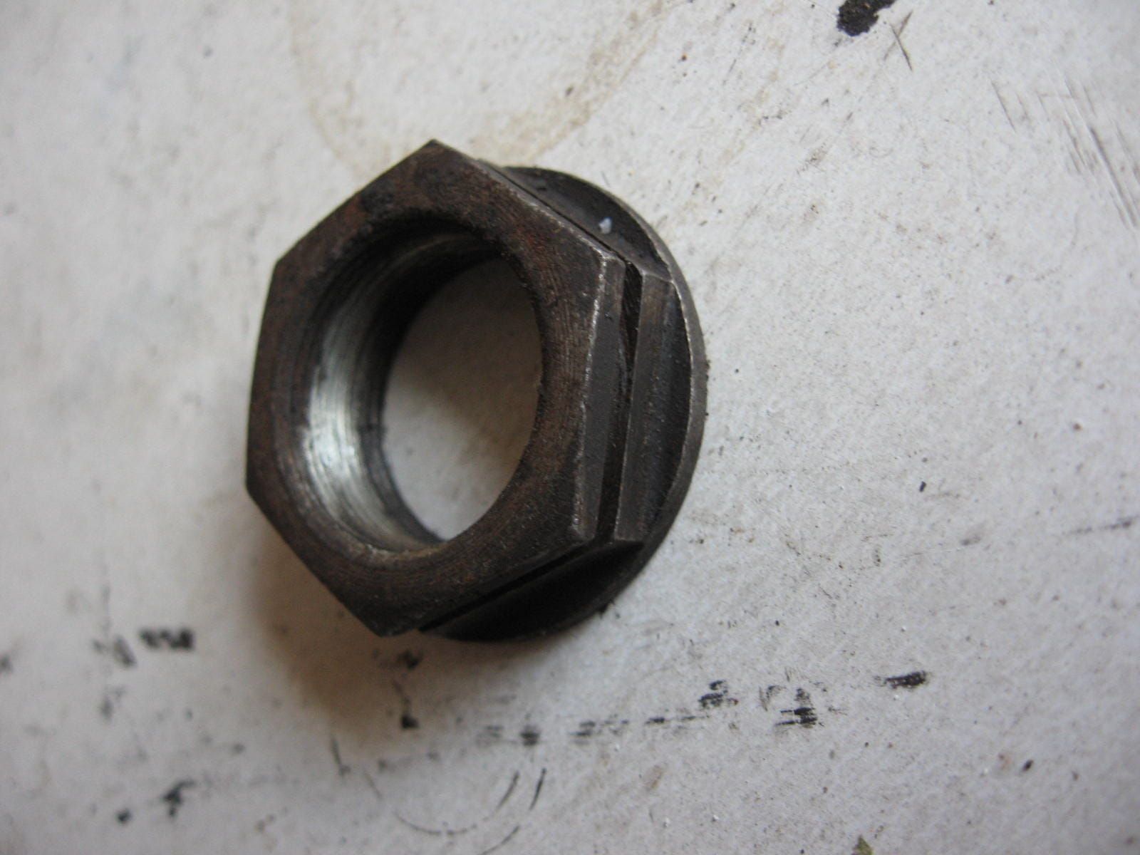 borgmoer achterbrugbout links	cx500  	90354-431-670