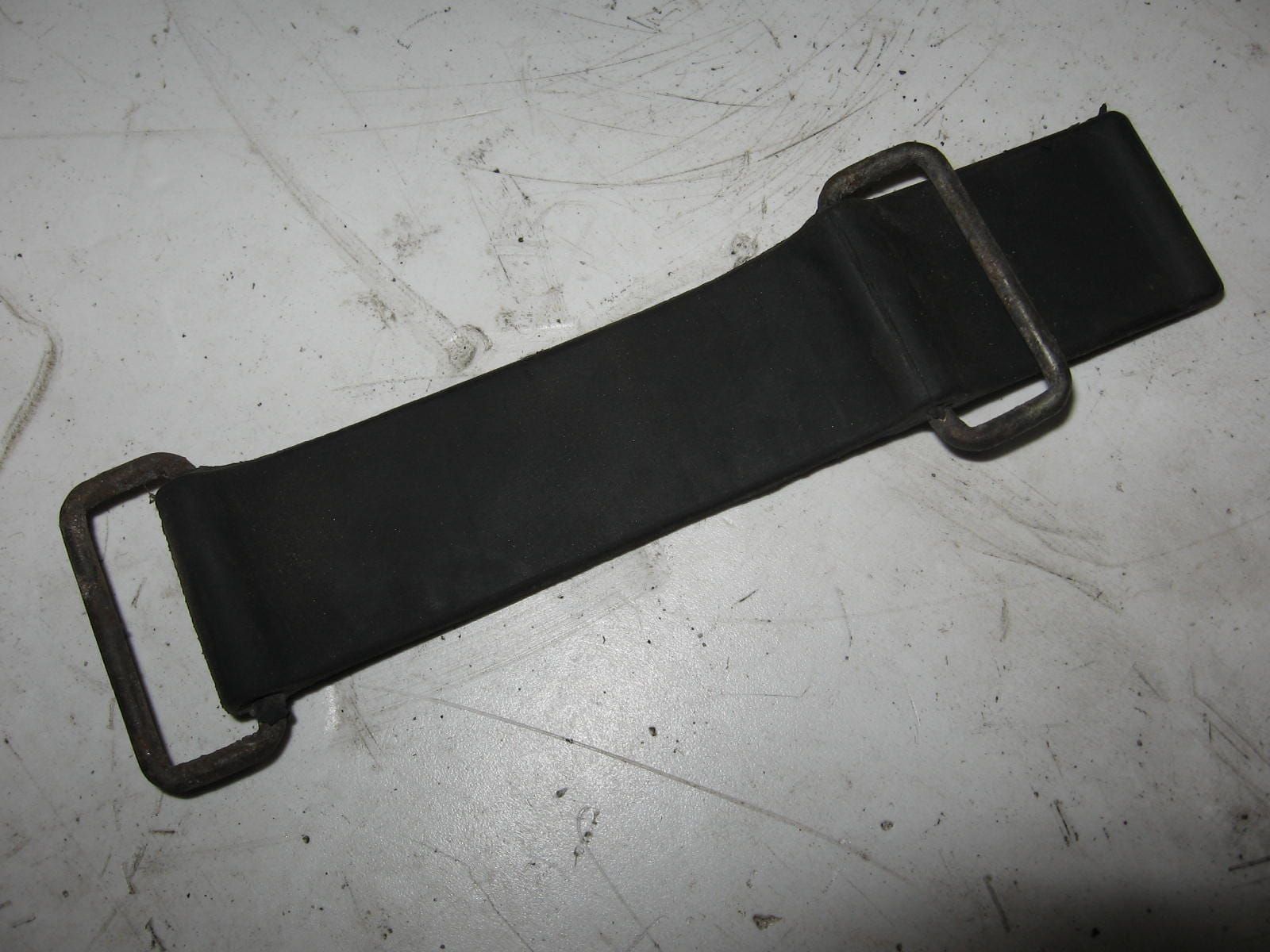 rubberband accu / gereedschap	Xbr500 	83606-ke6-830