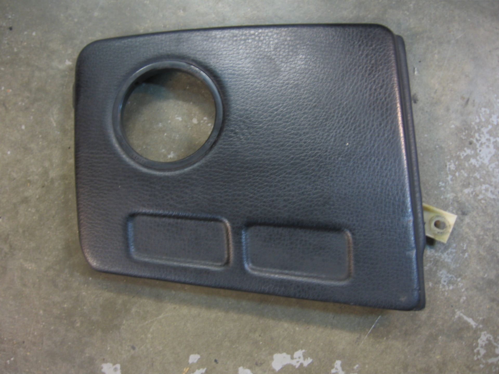 kneegrip links ---   zijkap naast tank	gpx600r 1989-1997	16146-1079ma