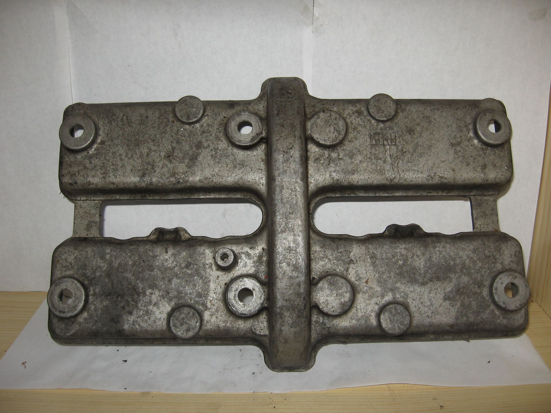 kleppendeksel grijs , 	Gpx600r 85-97 , gpx500 , gpz600r 85-89 , zl600 86-87	14024-1142	14024-1161