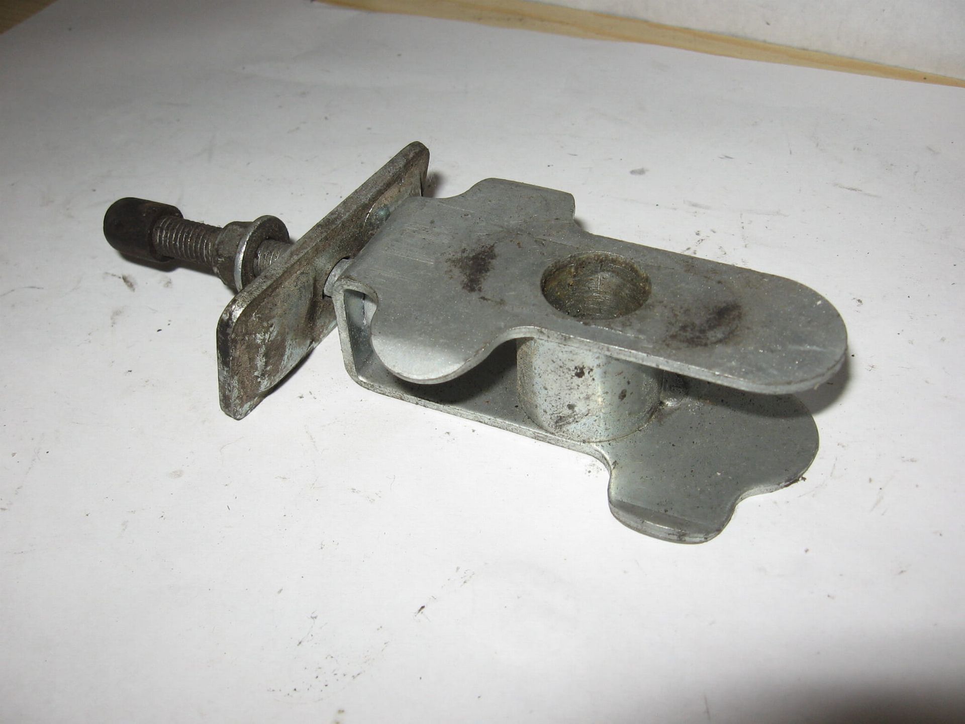 achterwielketting spannner 	achterwielketting spannner 	Gs500e 89-05	61410-01D00 	61421-01D00