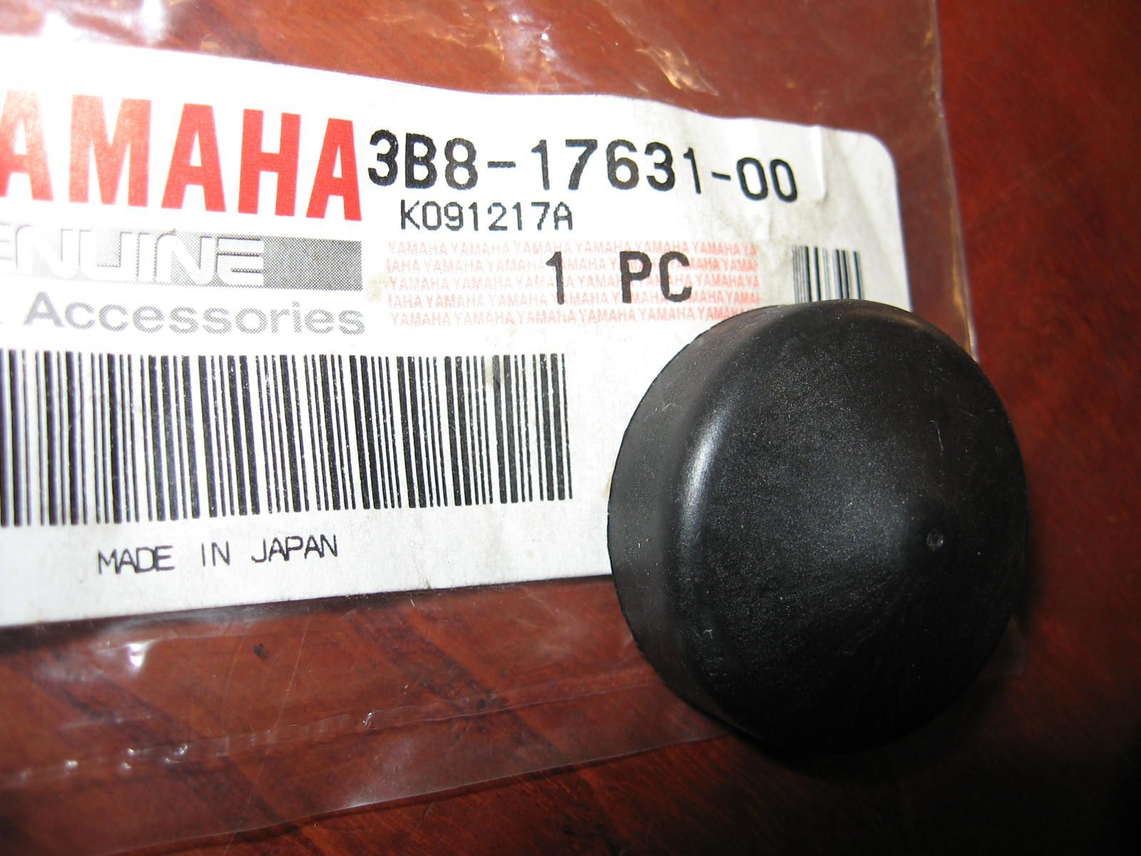 rubber dop zwart , dop op moer kruiskoppeling -- xvs1100		oem		3B8-17631-00