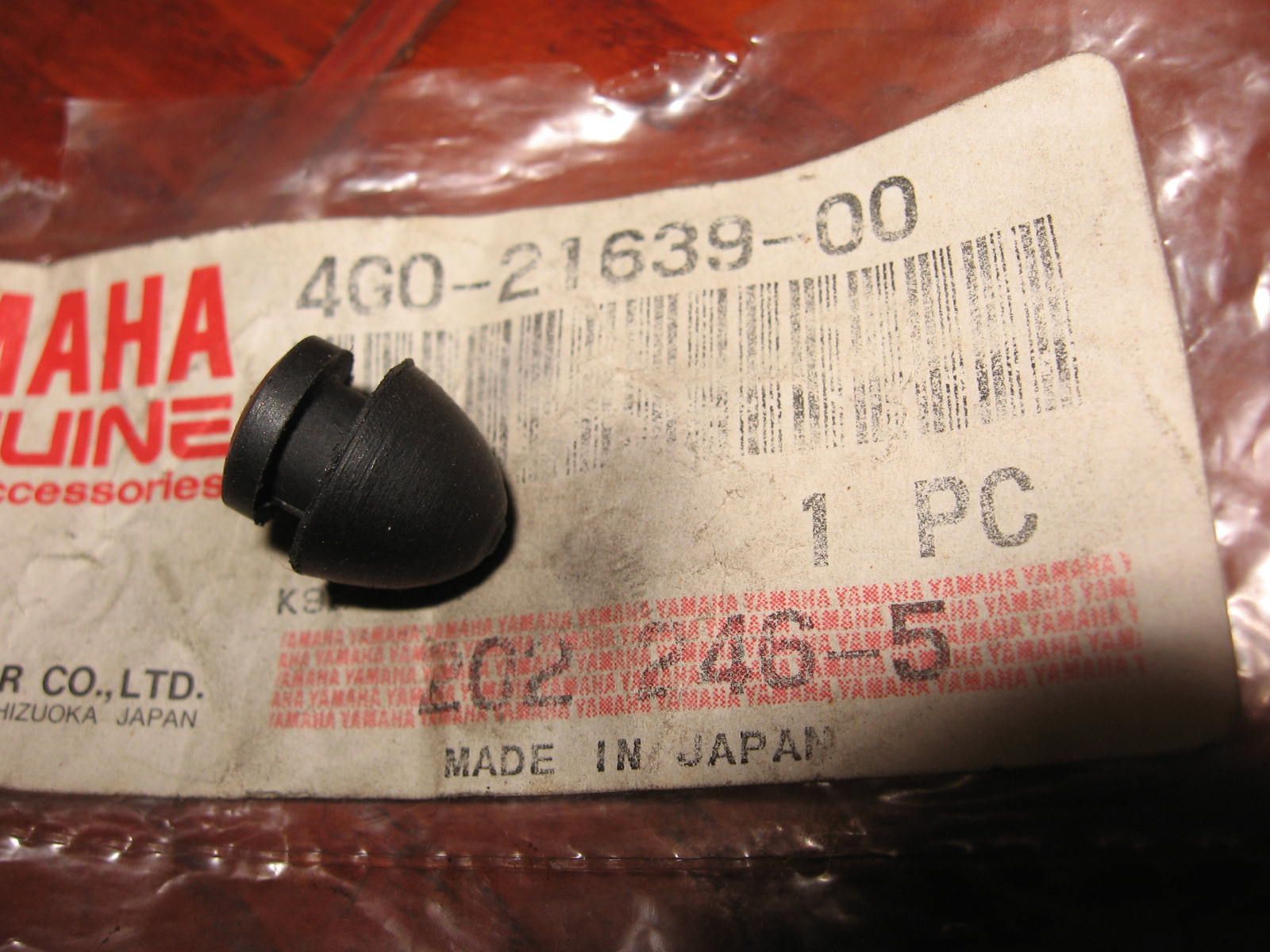 rubber einddopje zwart , demper kuipruit fjr1300 08-13		oem		4G0-21639-00