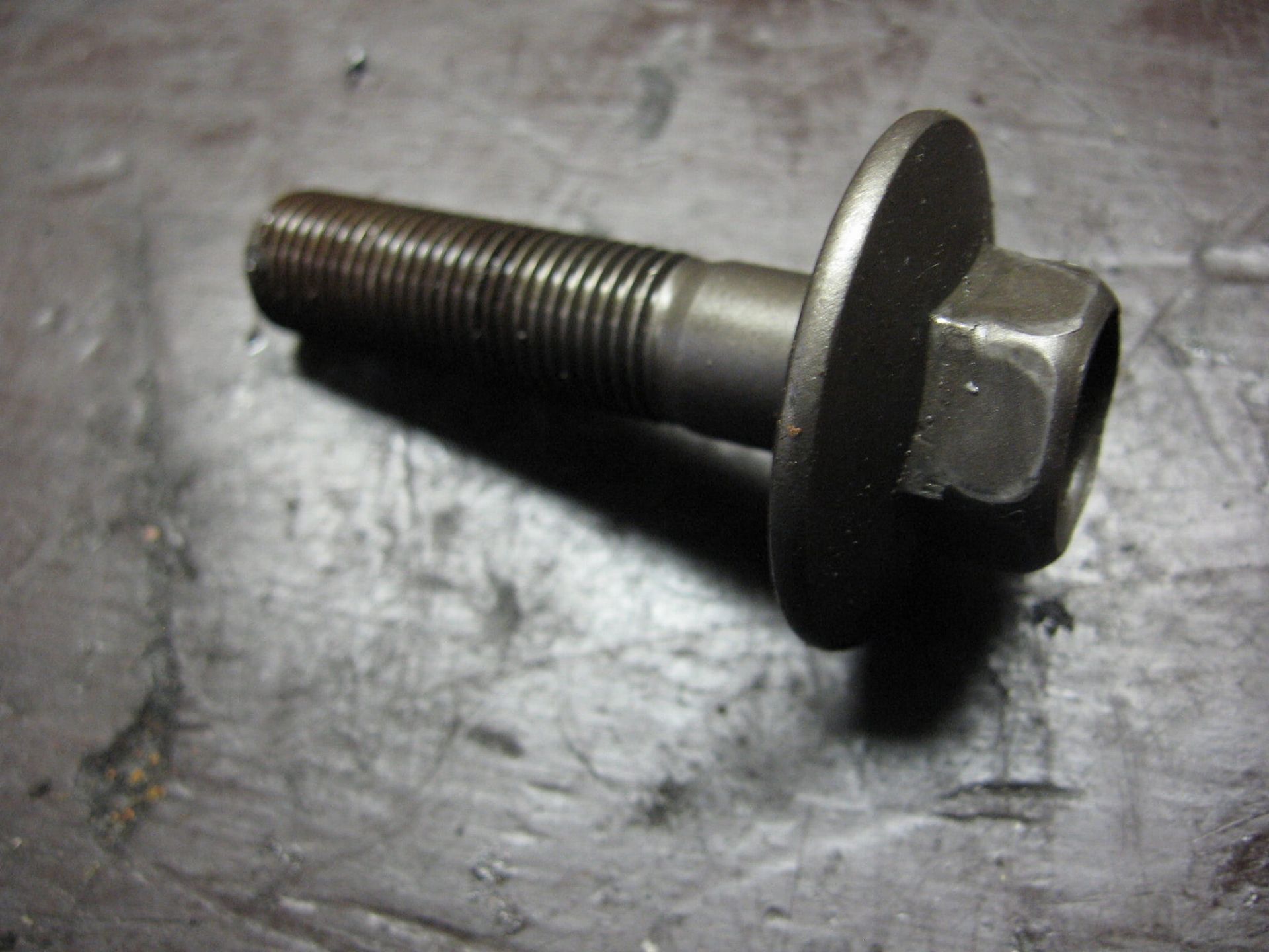 bout  dynamorotor  M12x50	Xr500r 83-84 , xr600r 85-87 , xl600r 83-87	90023-MG3-000