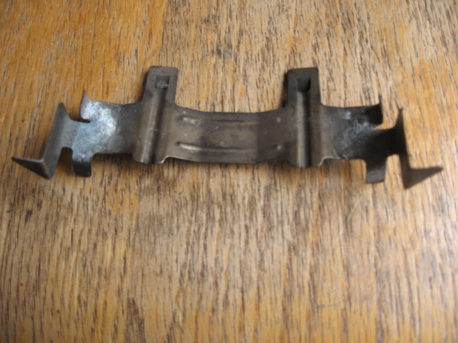 veerplaat achterremklauw	Zx600c 88-97 , gpz500 , zg1000 95-2006	92144-1070