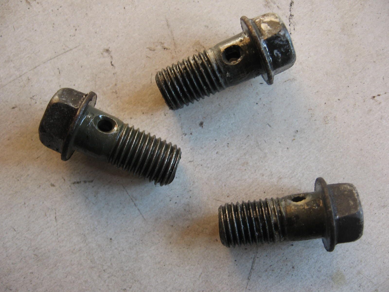 3x banjobout voorrem M10x1,25x22	Vf500f 1985 , vt1100c 1985-90	90145-km3-751