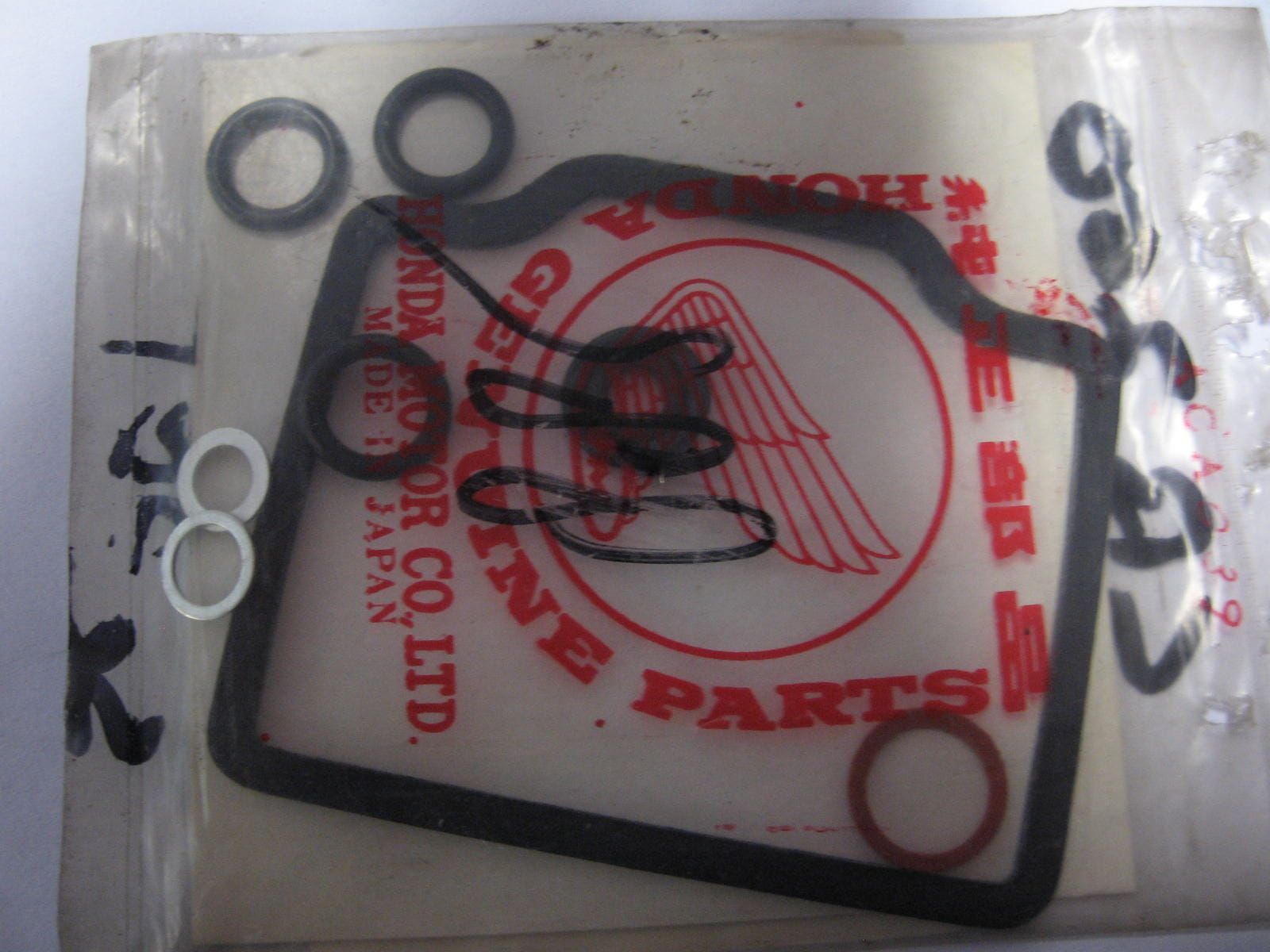 Pakkingset carburateur	nos  	oem		16010-300-004	, 16010-300-305