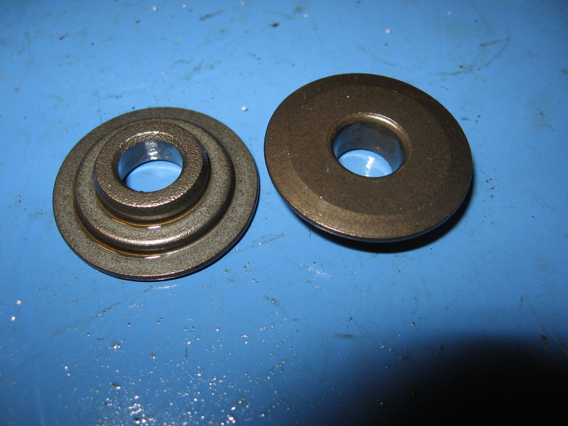 1x houder klepveren 		12931-45000 , gs750 ls650  gs500 (1)