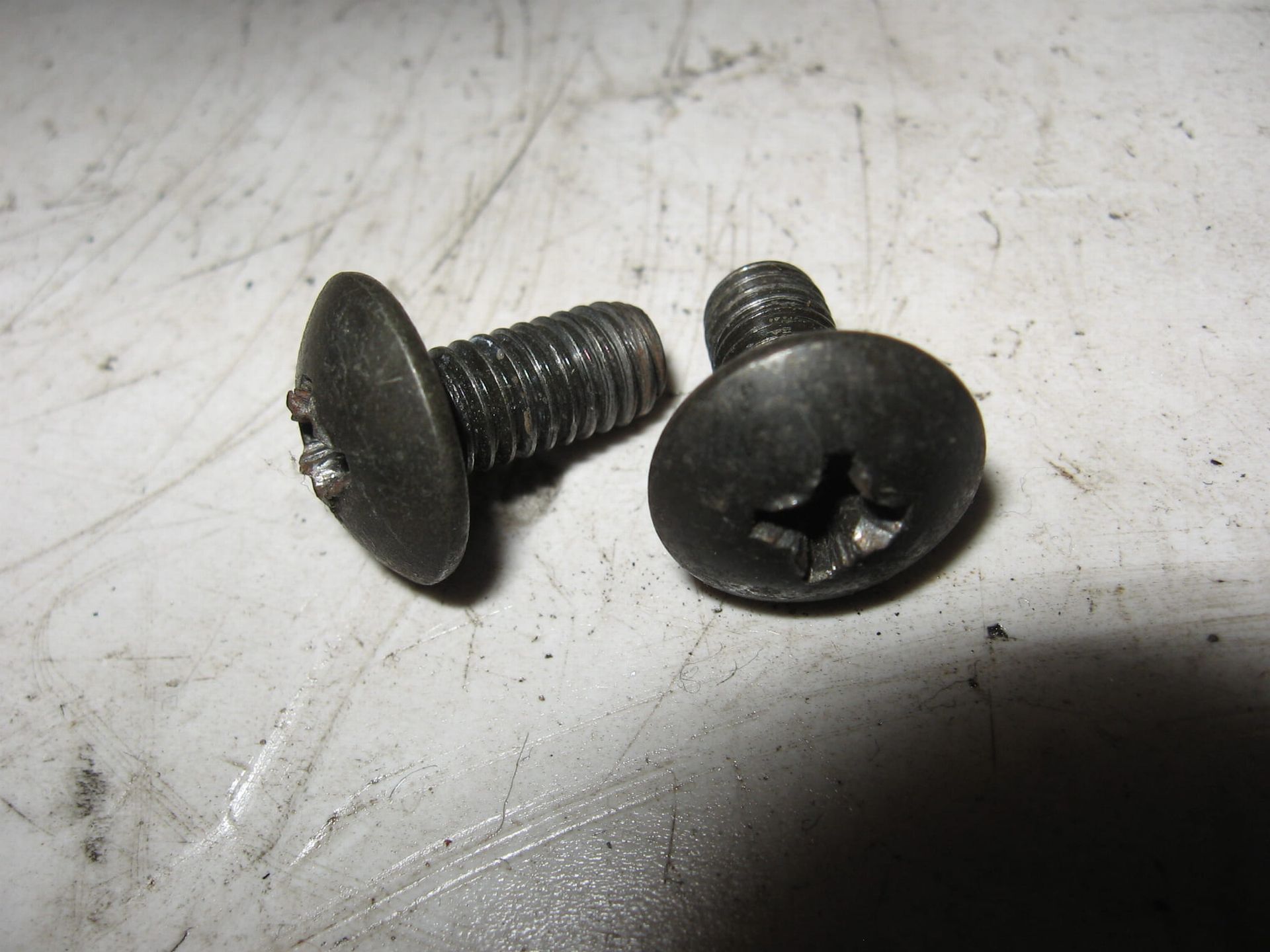 2x bout m6x12 bollekop kruiskop		02142-0612A