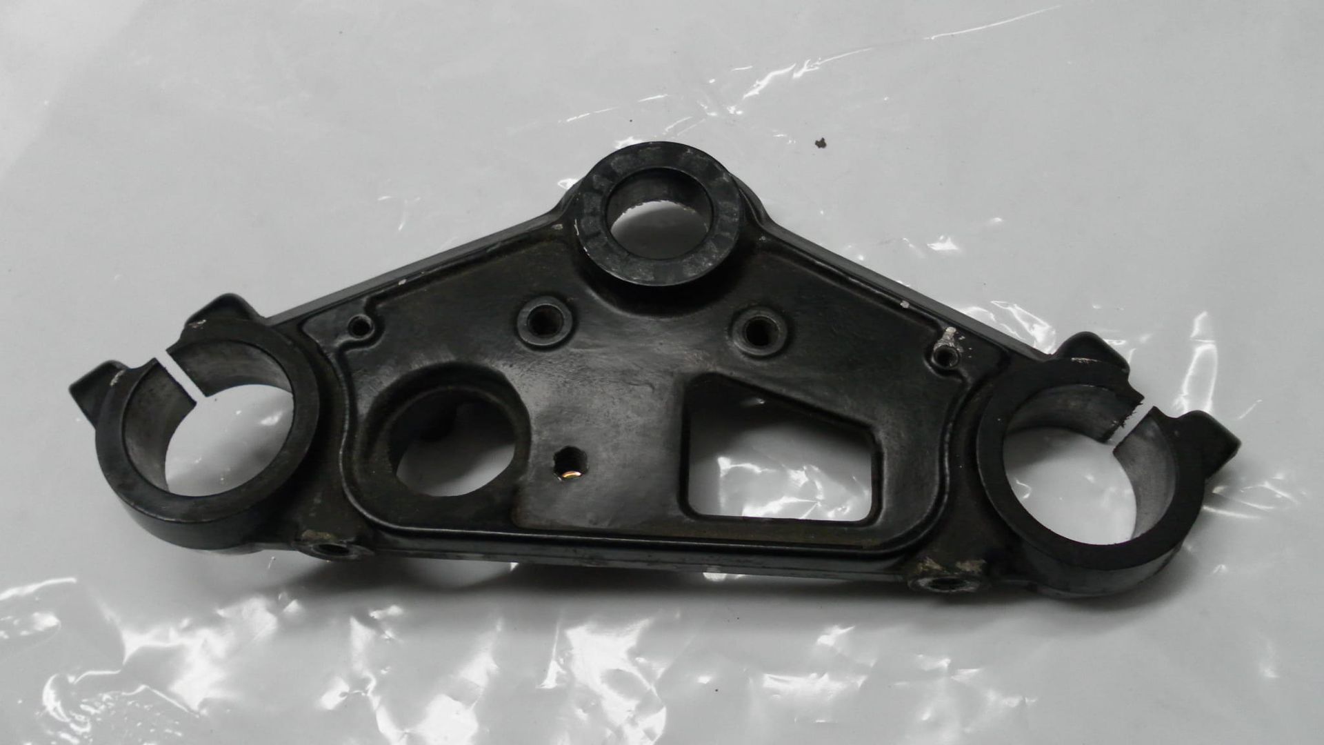 53230-MB0-700  bovenste balhoofdplaat vf750s 	83-85