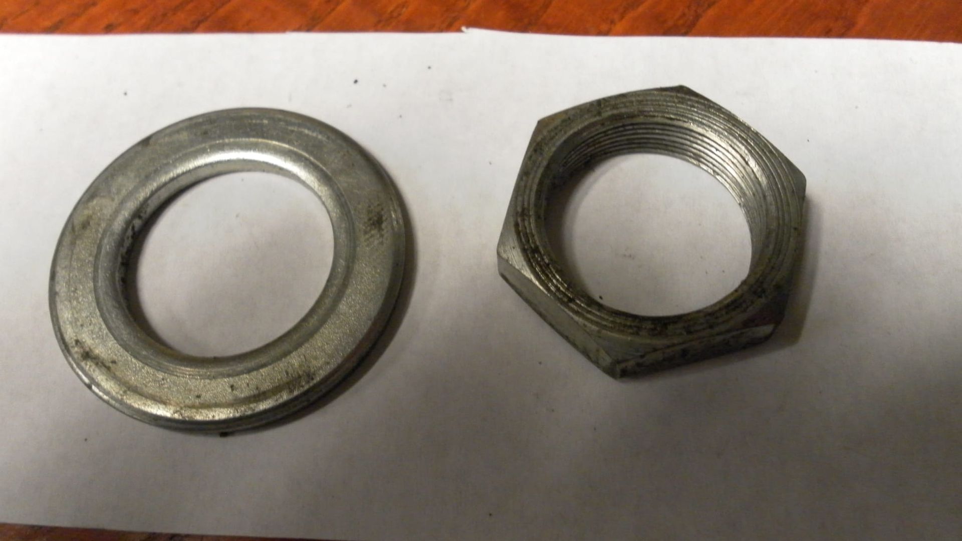 steerringstem nut , washer , moer met ring bovenste balhoofdplaat	Vf750s 1982 , vf700	90304-425-000	90503-425-000