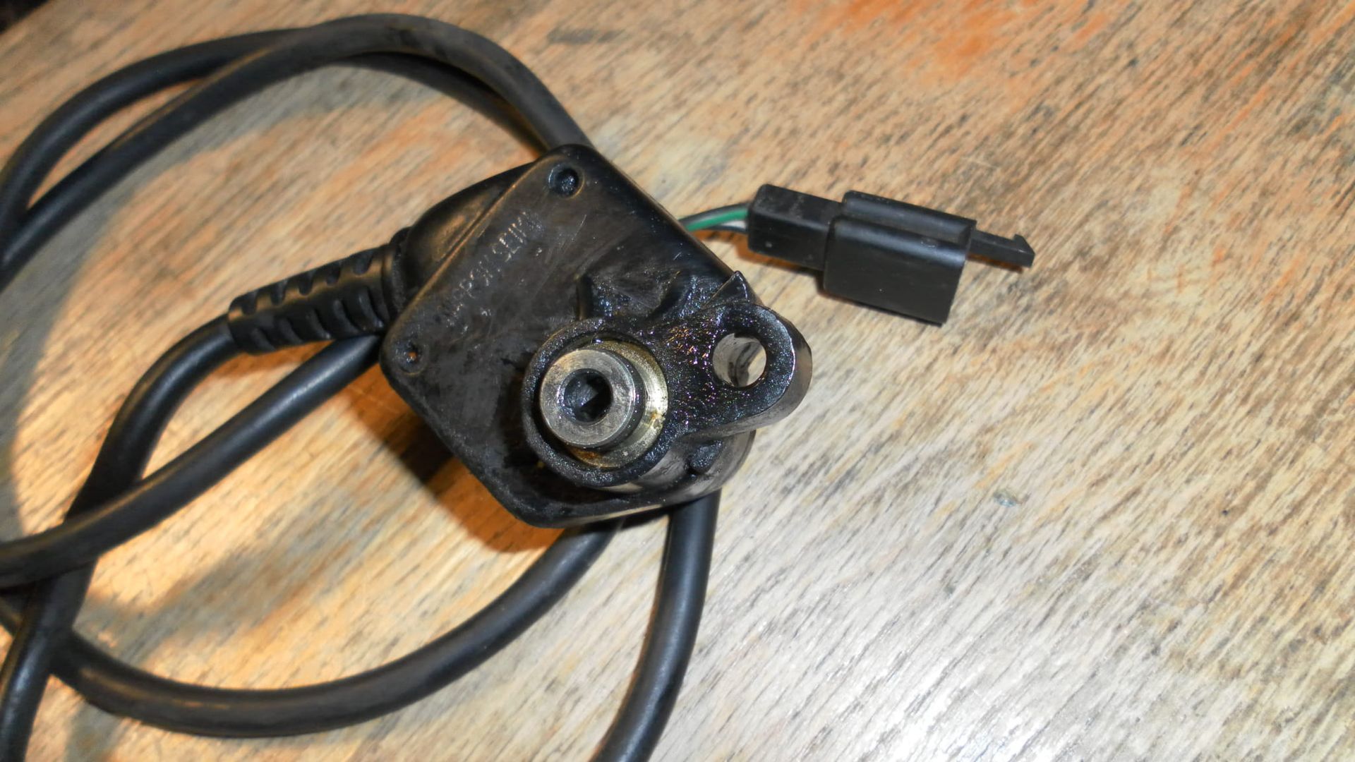sensor telleraandrijving 	Vf750s 82 -83	37700-MB0-008