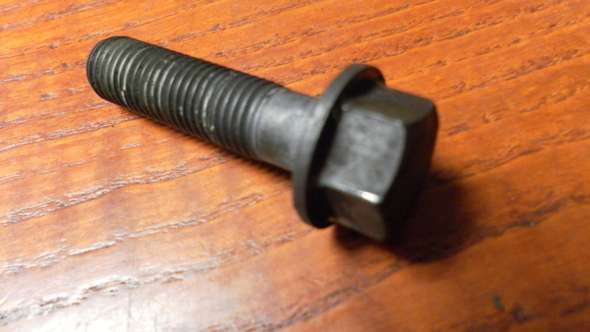 flensbout deksel eindoverbrenging M10x38x1,25	Vf750s 1982 , cb650	gl1200 gl1100 , 90134-371-000