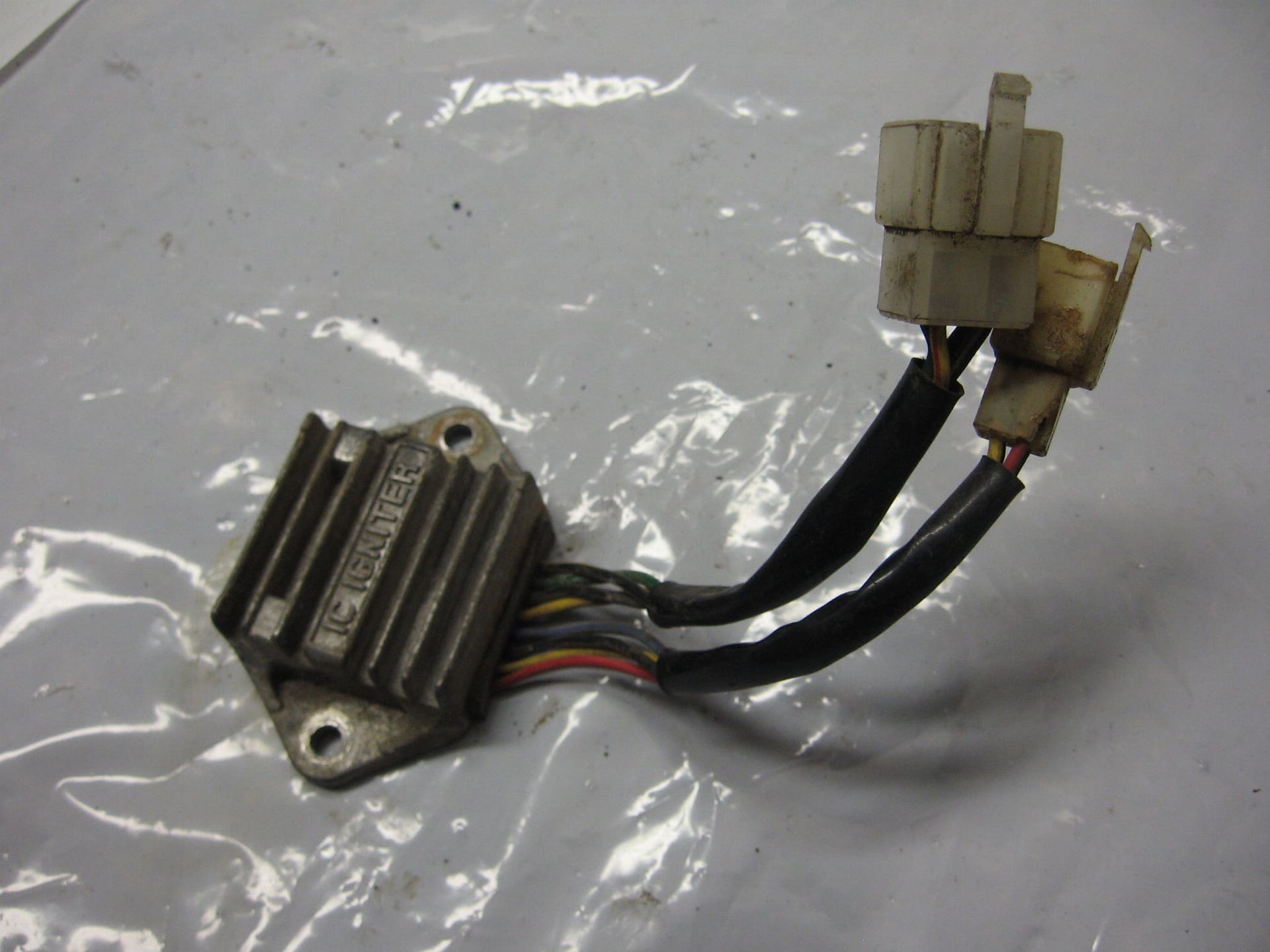 ici unit , ontstekingsunit 	kz750H1-H4 E1-E3, Kz550 A1-A4 , C1-C4 ltd 1980	21119-1040 ,  21119-1429	