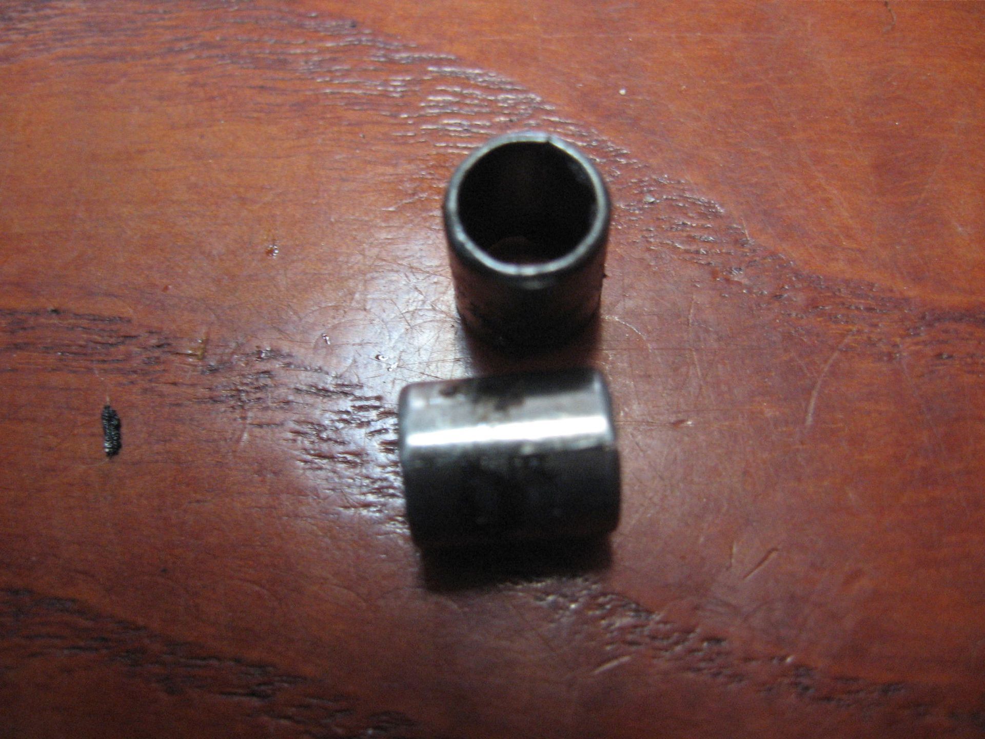 2x pasbus pin dowel 8x10 klepdeksel -- gpz900		92043-1302