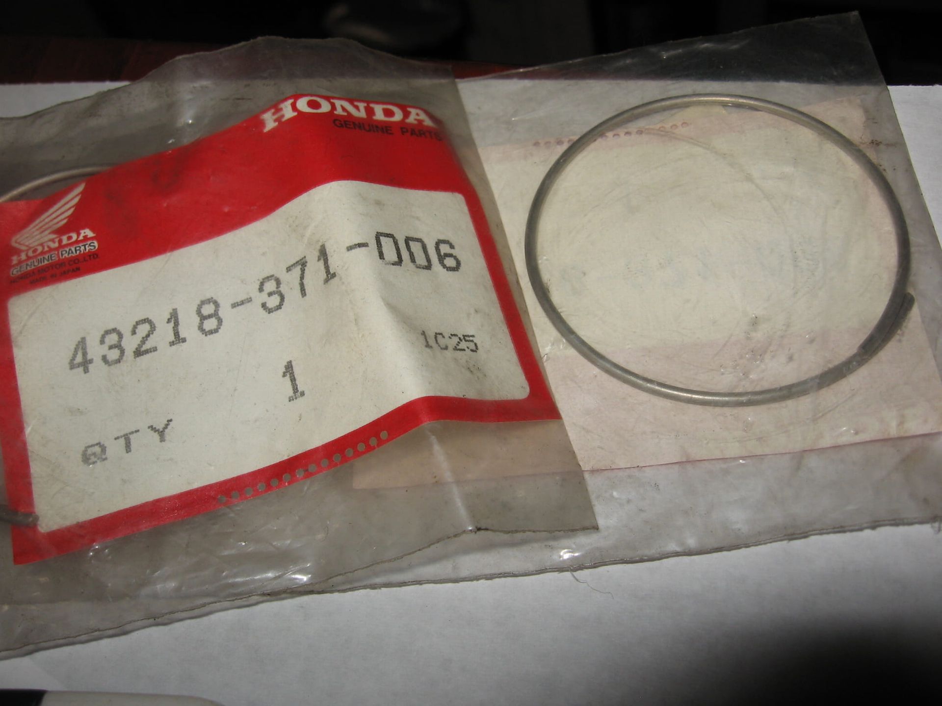 klemring stofkap remzuiger , gl1000 gl1100 , 		oem	43218-371-006