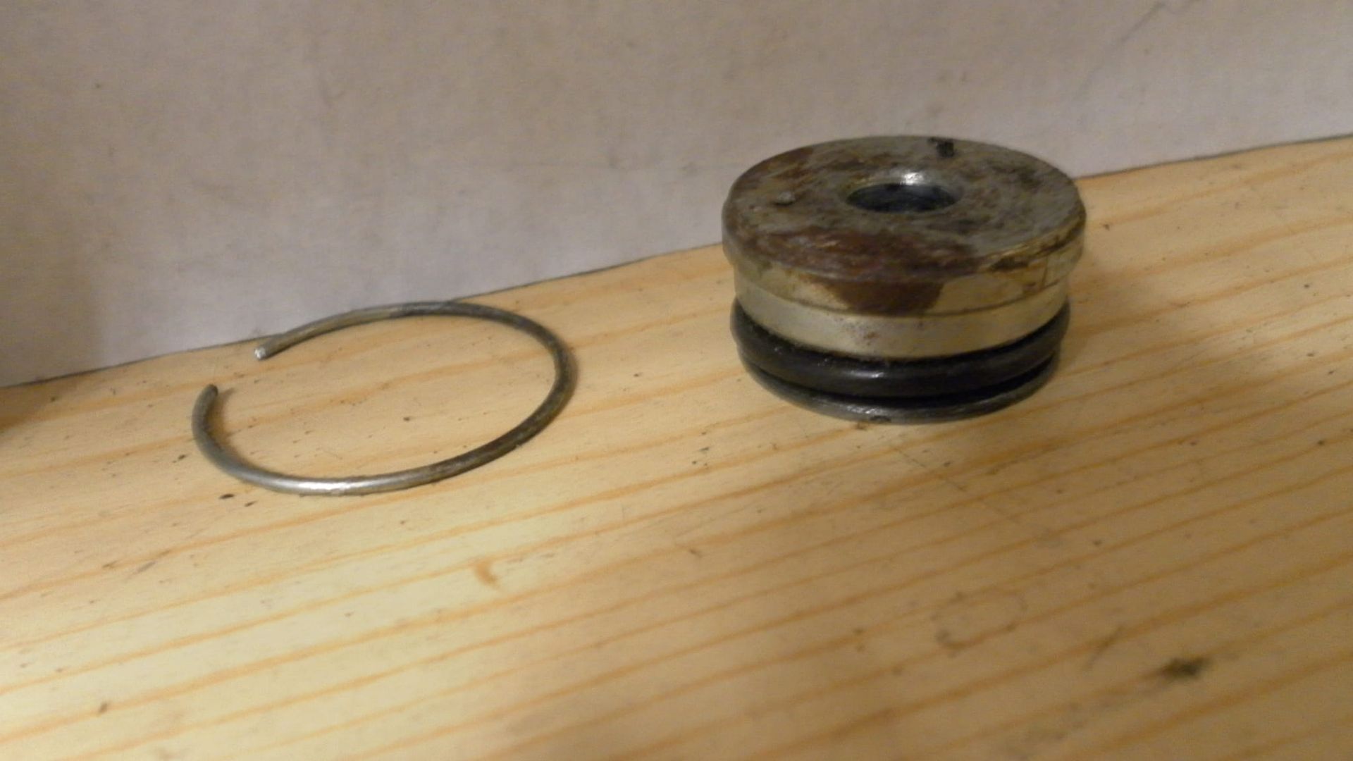 seat spring , borgring,  frontfork , 	gs450L  	51172-44170	51169-48500
