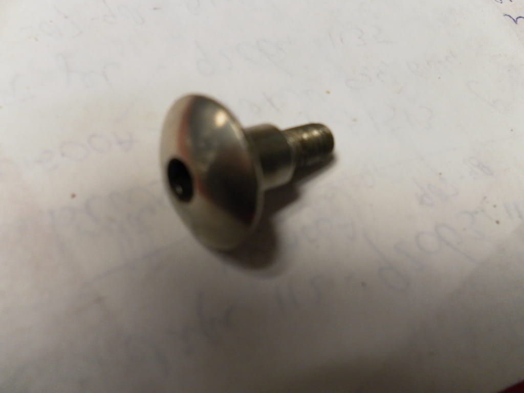 kuipbout M6x20 met borst	Gsx750f 2000	09139-06126