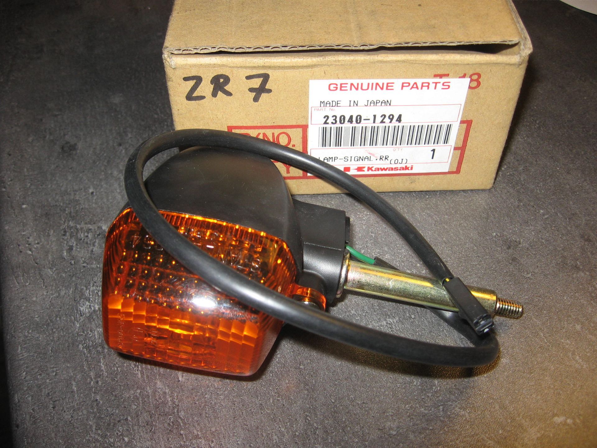 richtingaanwijzer  achterkant – zr7 , zr750 2001-03		kawasaki		23040-1294