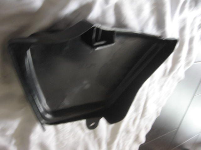 zijkap frame rechts -- gt80l 1981-83 /zr50sla 86 /zr50slk 1999/ zr50 slp 1999	NOS	oem		47111-26410-000