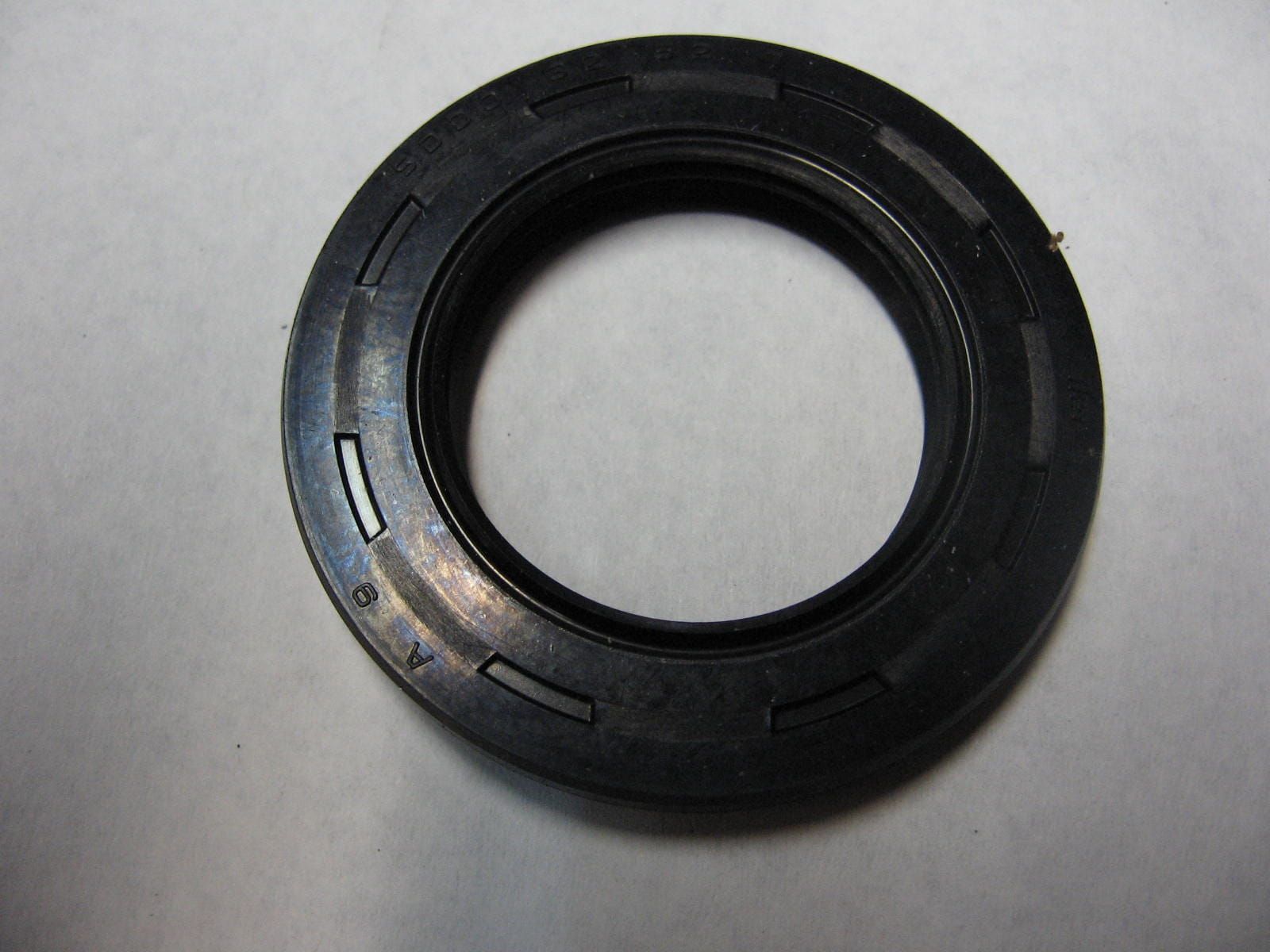 seal 32x52x7 , voorwiel rechts links , gsxr750 gsxr600 tl1000 		oem		09285-32004