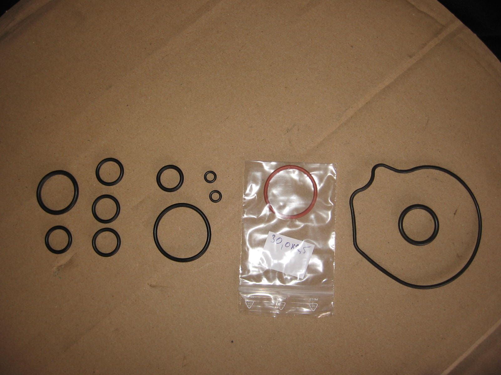 O-ringen voor blok xl600v 90-92 incl waterpomppakking		athena		31303-377-000,91312-mg7-003, 91301-gb0-gf6-003, 91301-216-000 ,31302-mb0-003 ,91319-300-000 ,91310-250-000, 19226-mm9-000