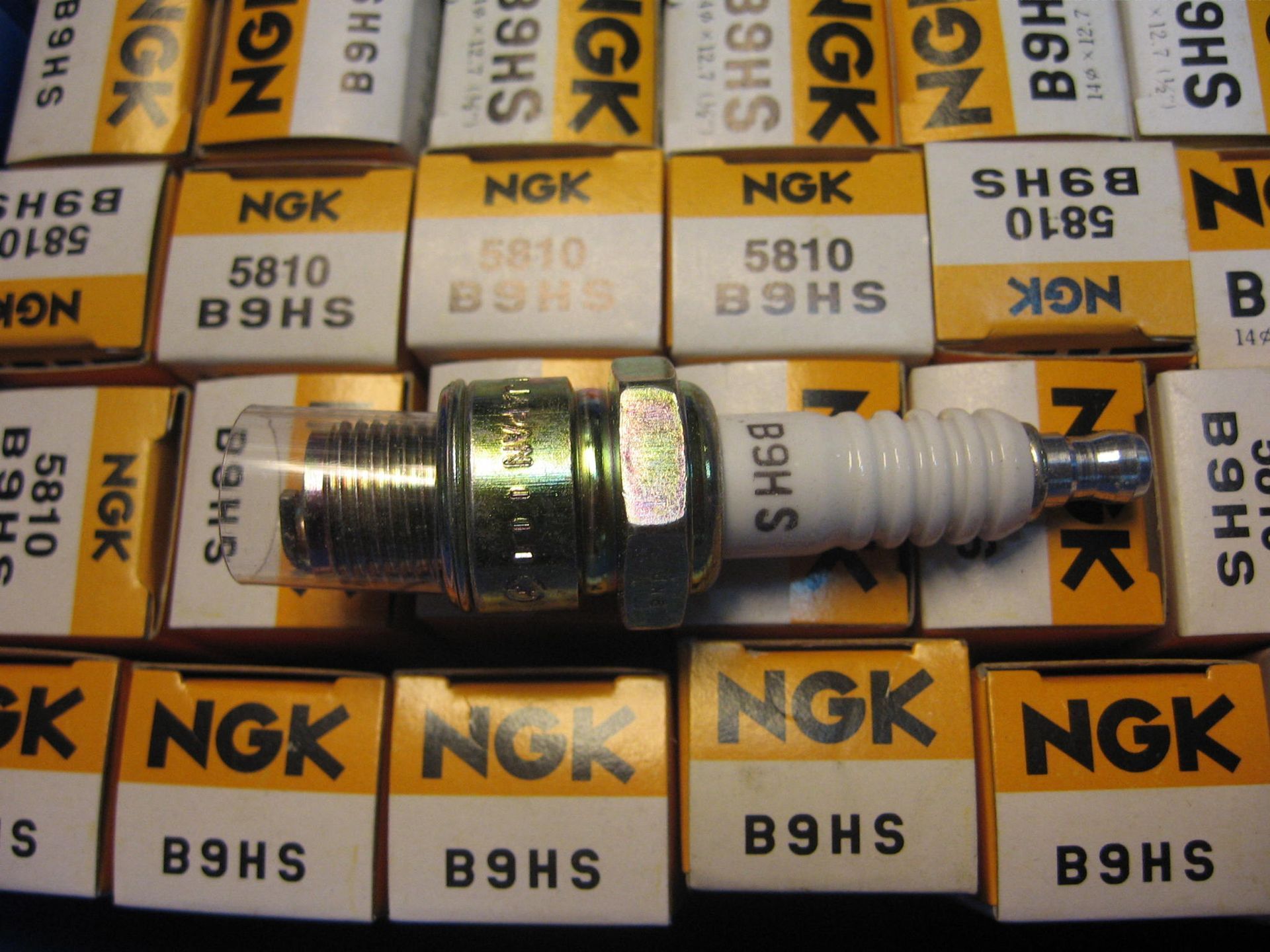 4x NGK B9HS